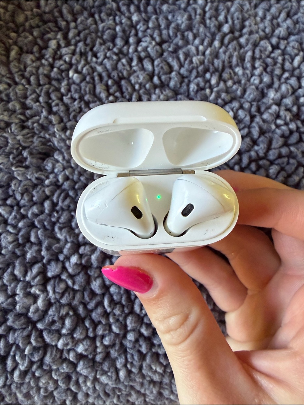 AirPods Gen 1 USED - Picture 2 of 3